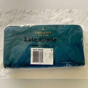 Brand new Kate Spade large Continental wallet in Peacock